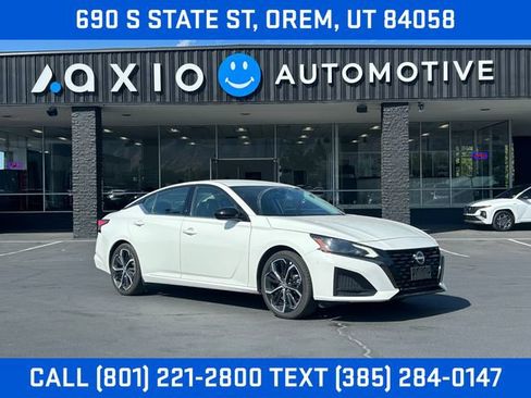 Used 2023 Nissan Altima 2.5 SR FWD image 1