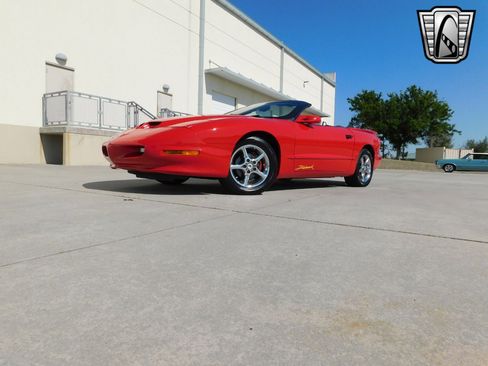 Used 1997 Pontiac Firebird Formula image 9