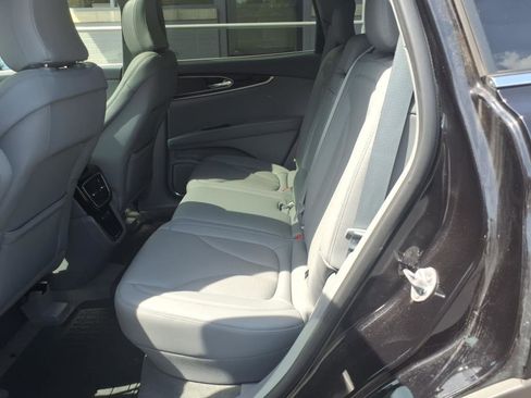 Used 2022 Lincoln Nautilus Reserve image 9