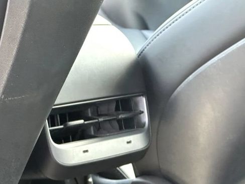 Used 2021 Tesla Model Y Long Range AWD/4WD image 26