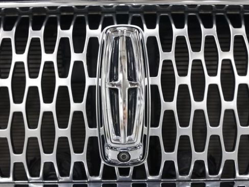 Used 2023 Lincoln Nautilus Reserve w/ Equipment Group 201A AWD/4WD image 4