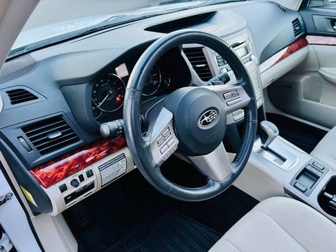 Used 2011 Subaru Outback 3.6R Limited w/ PWR Moonroof Pkg AWD/4WD image 19