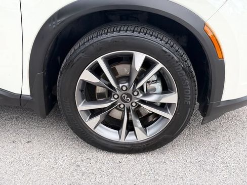 Used 2024 INFINITI QX60 Luxe w/ Performance Audio Package FWD image 9