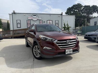 Used 2017 Hyundai Tucson SE w/ SE Popular Package 02