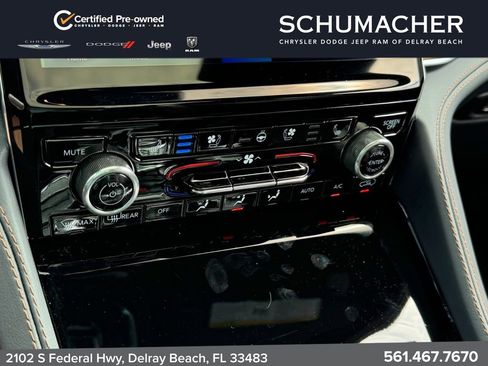 Used 2023 Jeep Grand Cherokee Summit AWD/4WD image 29