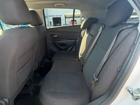 Used 2022 Chevrolet Trax LS w/ Tint and Cruise Package FWD image 10