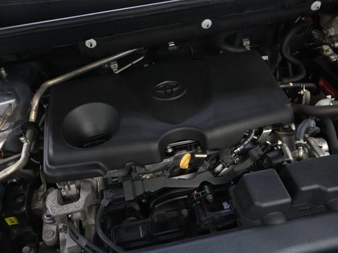 Used 2021 Toyota RAV4 XLE image 25