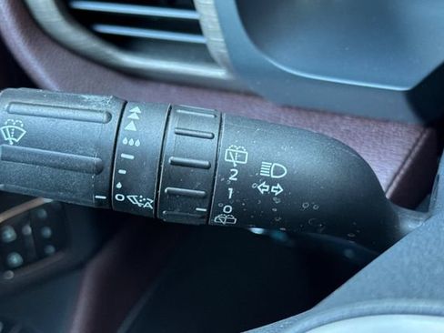 Used 2023 Ford Expedition Limited AWD/4WD image 39