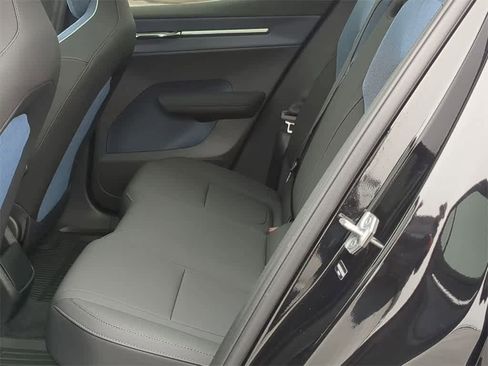 Used 2025 Volvo EX30 Plus w/ Protection Package Premier image 18