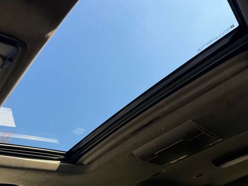 Used 2017 Cadillac Escalade ESV Platinum image 31