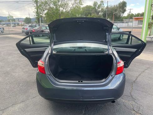 Used 2017 Toyota Corolla SE FWD image 18
