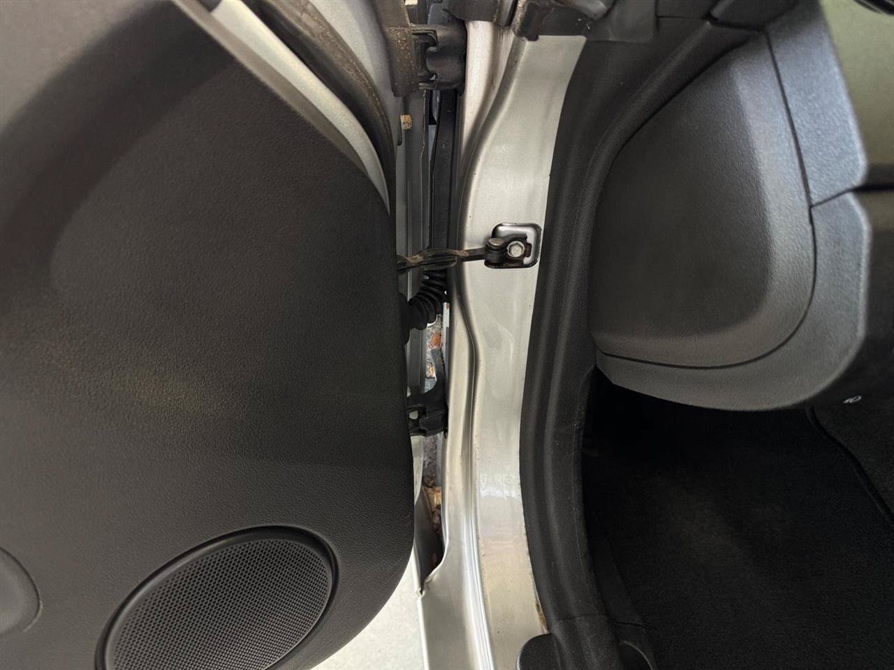 Used 2007 Saturn Sky w/ Premium Trim Pkg RWD image 10