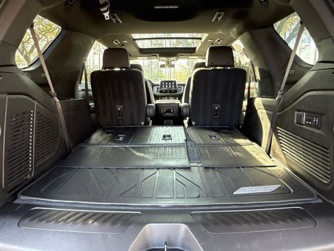 Used 2021 Chevrolet Tahoe LT w/ LT Signature Package image 14