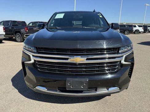 Used 2022 Chevrolet Suburban LT w/ Luxury Package image 3