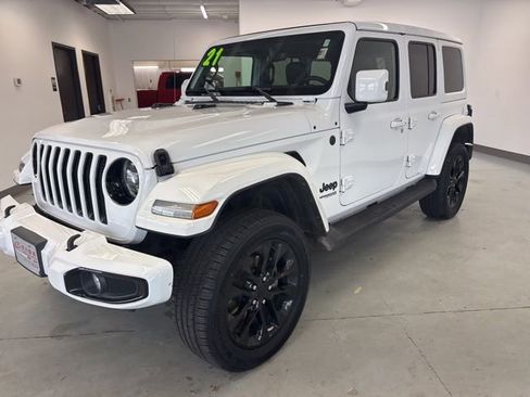 Used 2021 Jeep Wrangler Unlimited Sahara image 4