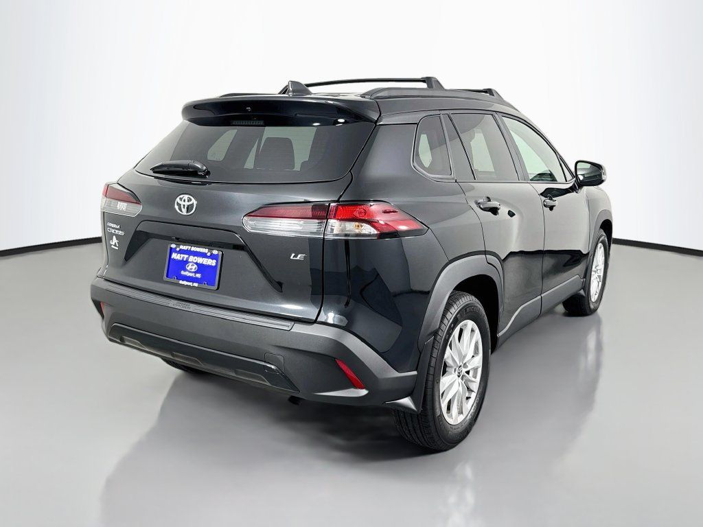 Used 2026 Toyota Corolla Cross LE FWD image 5