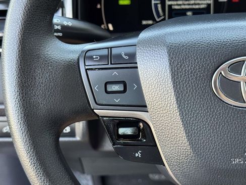 Used 2025 Toyota Camry LE FWD image 11