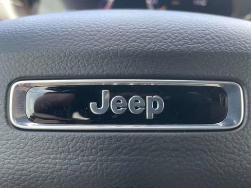 New 2025 Jeep Grand Cherokee L Laredo image 30