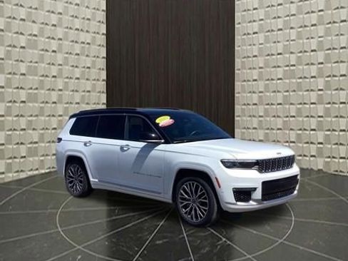 Certified 2025 Jeep Grand Cherokee L Summit AWD/4WD image 2
