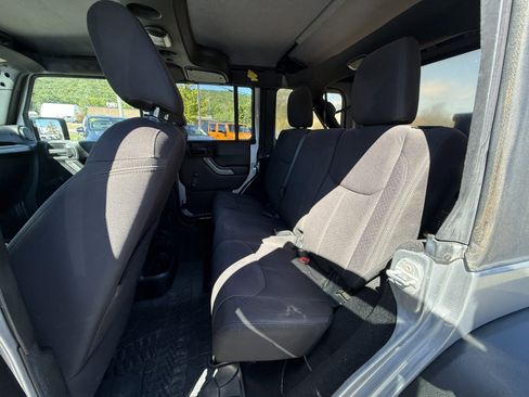 Used 2015 Jeep Wrangler Unlimited Sport image 21