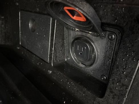 Used 2017 Toyota Tacoma TRD Sport image 29