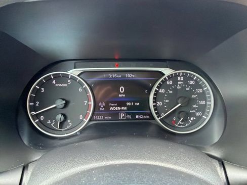 Used 2025 Nissan Sentra SV w/ SV Premium Package FWD image 21