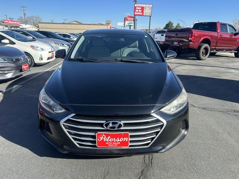 Used 2017 Hyundai Elantra SE image 3