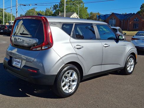 Used 2022 Kia Soul LX w/ Technology Package image 6
