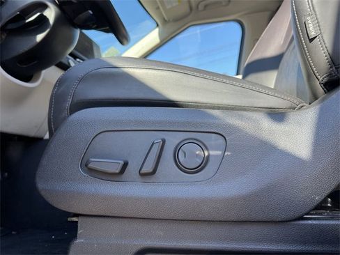 Certified 2024 Kia Carnival LX image 12