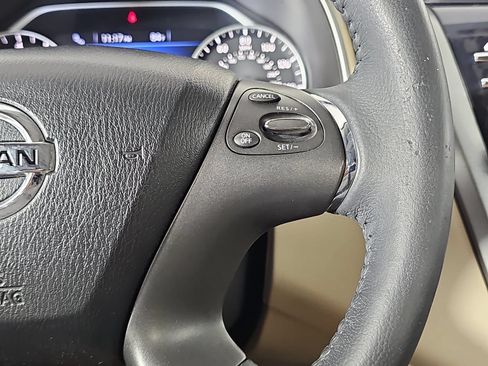Used 2019 Nissan Murano SV AWD/4WD image 17