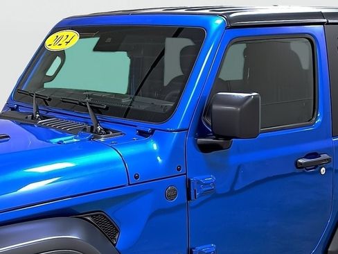 Used 2024 Jeep Wrangler Sport AWD/4WD image 8