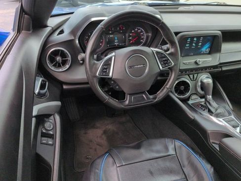 Used 2018 Chevrolet Camaro LT RWD image 15