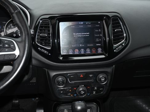 Used 2020 Jeep Compass Limited image 16