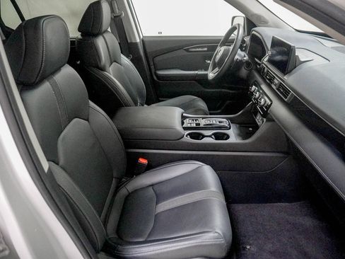 Used 2025 Honda Pilot Touring image 33