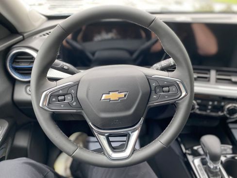 New 2026 Chevrolet Trax LT w/ LT Convenience Package FWD image 28