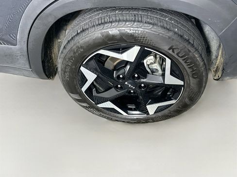 Used 2025 Kia Seltos S image 11