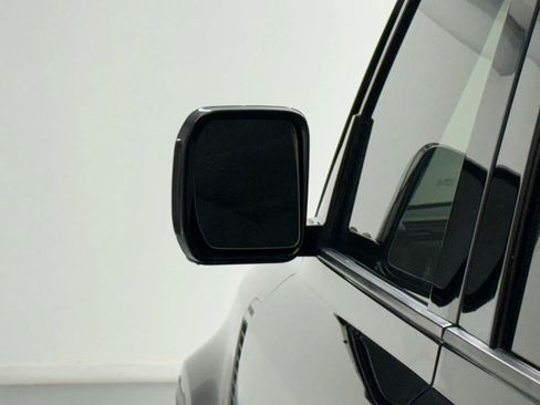 Used 2022 Land Rover Defender 110 S image 18