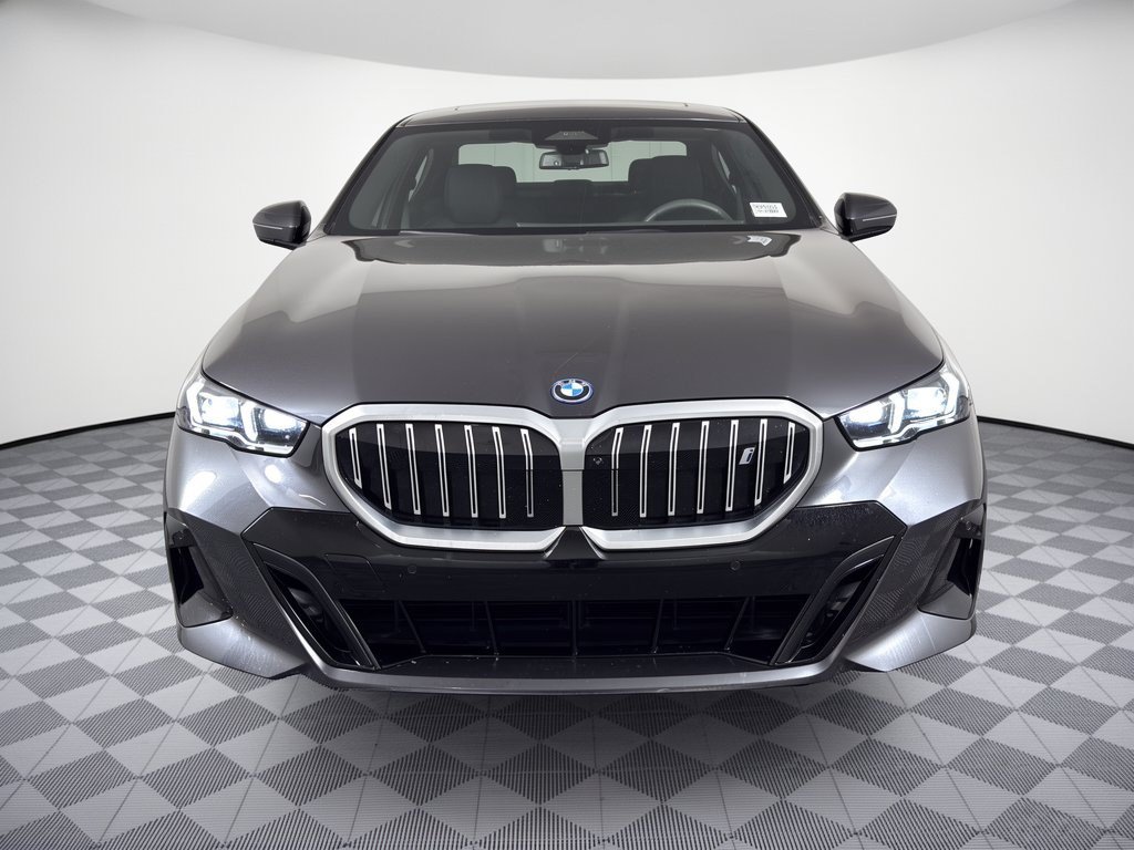 Used 2024 BMW i5 eDrive40i w/ M Sport Package RWD image 6