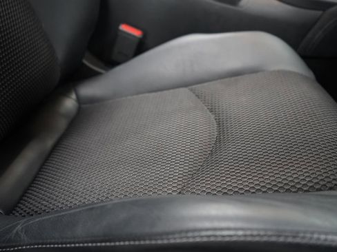 Used 2019 Nissan 370Z Touring RWD image 22