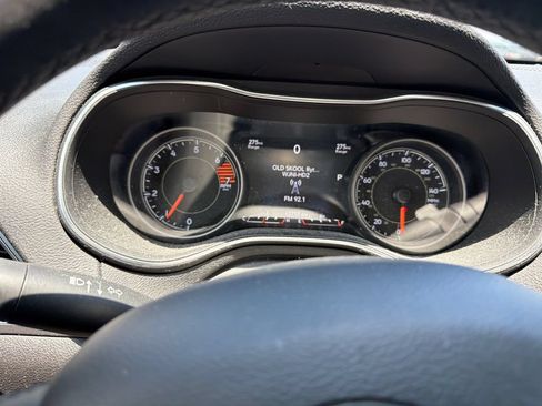 Used 2019 Jeep Cherokee Limited FWD image 11