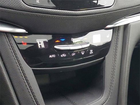 Certified 2023 Cadillac XT6 Luxury image 23