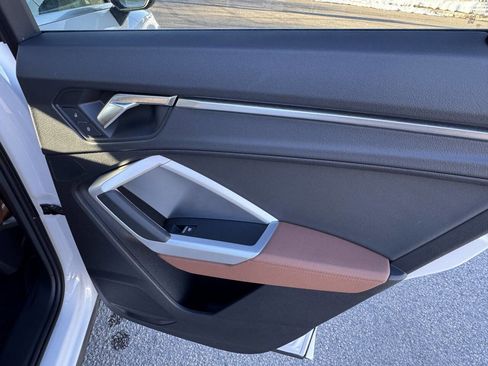 Used 2021 Audi Q3 2.0T Premium w/ Convenience Package image 11