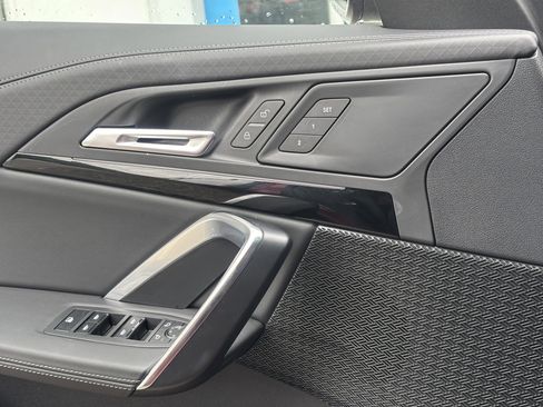 Used 2025 BMW X2 xDrive28i AWD/4WD image 15