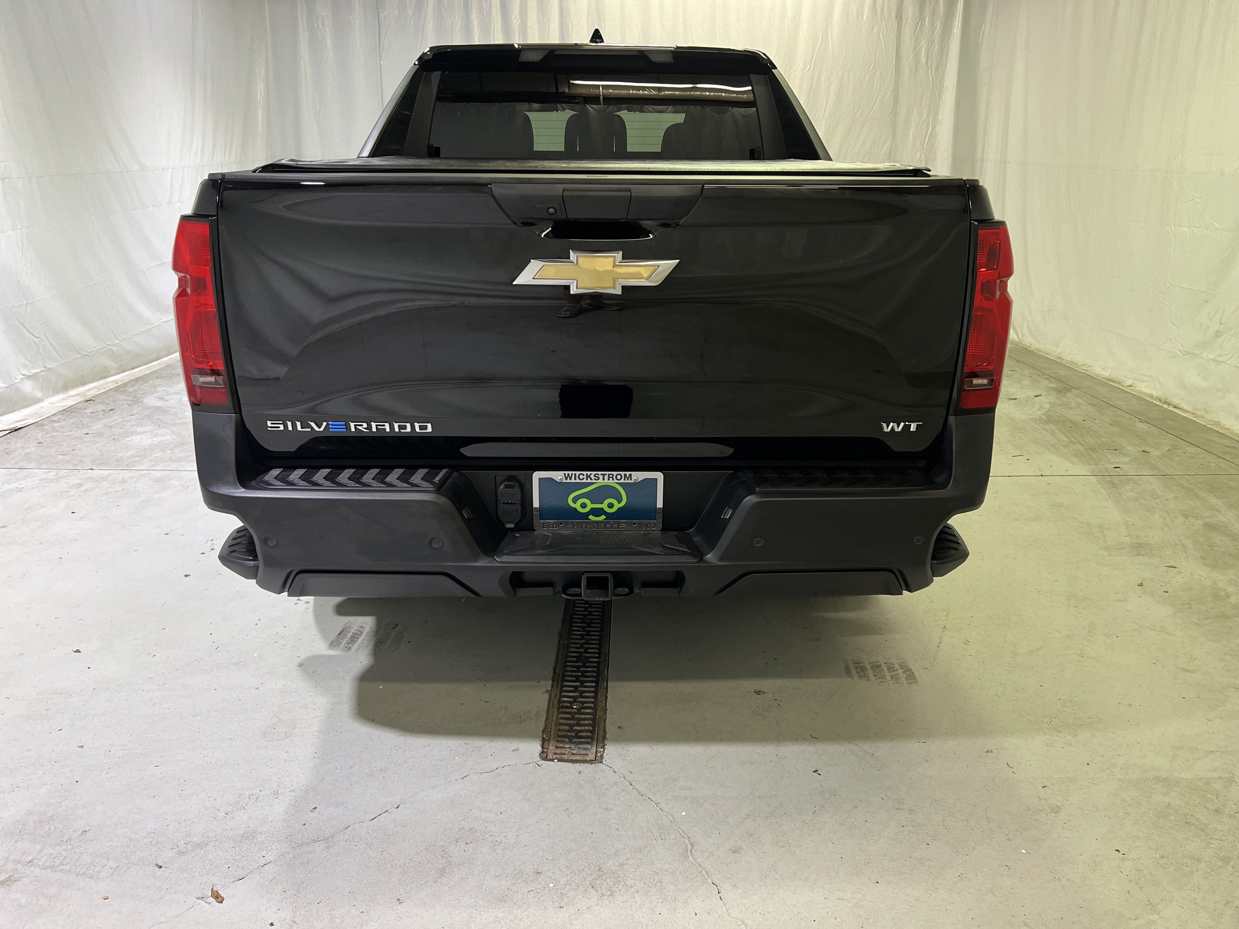 Certified 2025 Chevrolet Silverado EV W/T AWD/4WD image 9