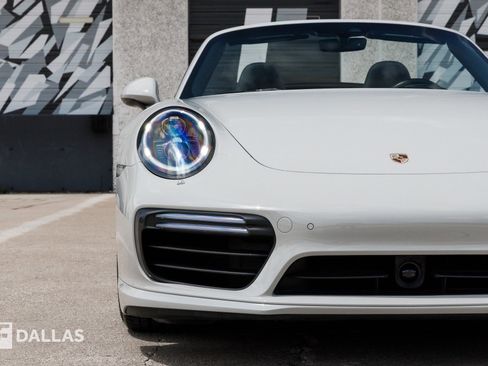 Used 2018 Porsche 911 Turbo image 5