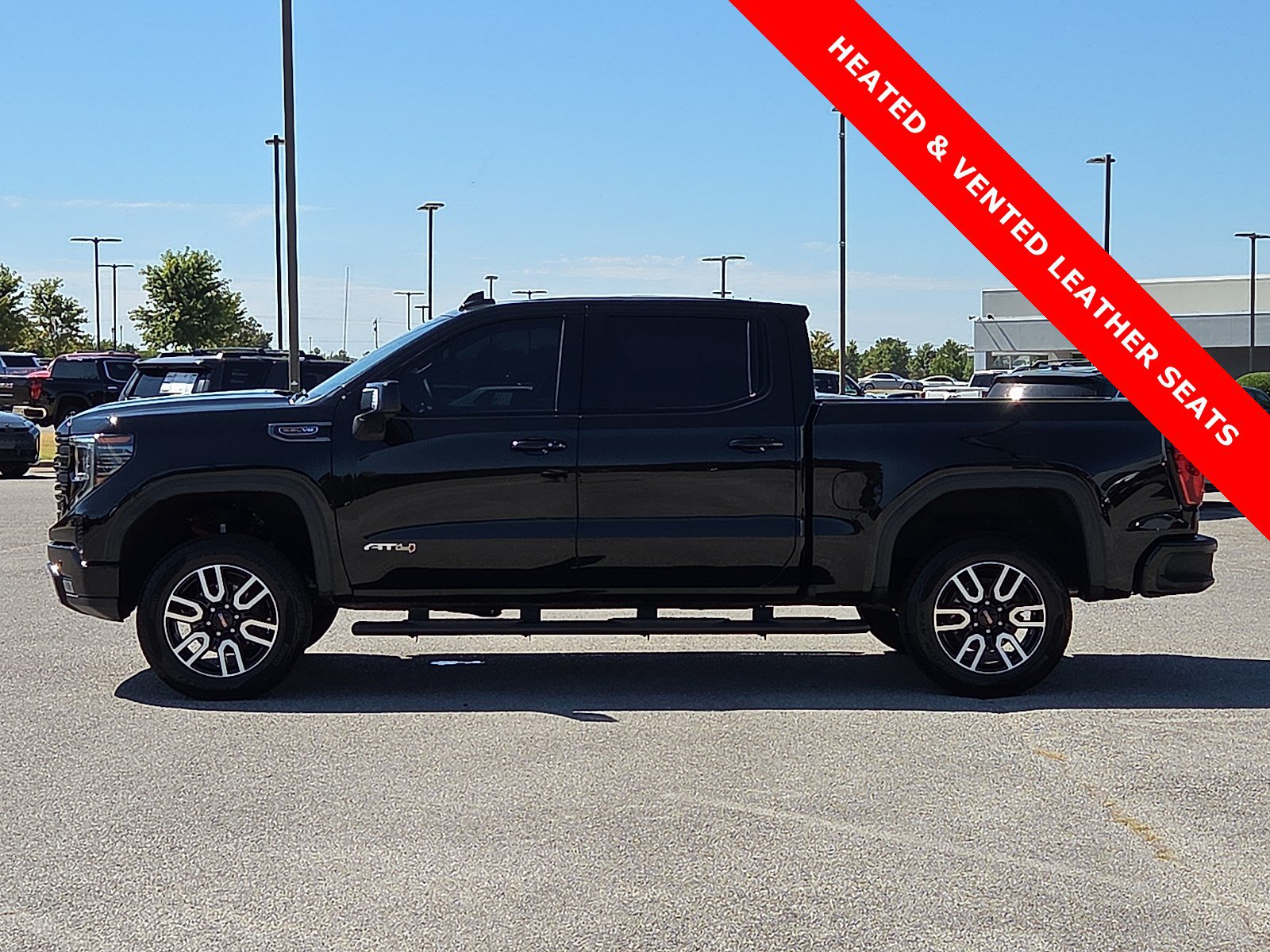 Used 2024 GMC Sierra 1500 AT4 w/ Technology Package AWD/4WD image 3