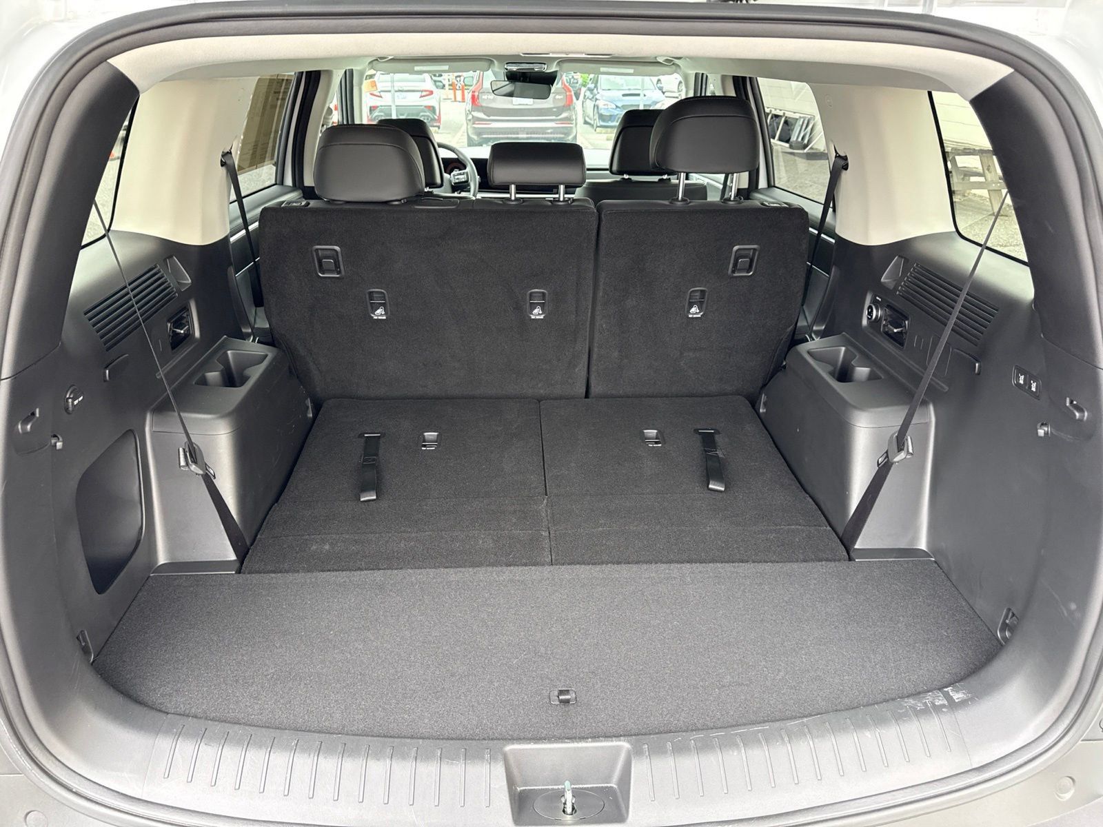 Used 2025 Hyundai Santa Fe SEL FWD image 13