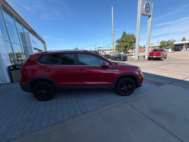 Used 2023 Volkswagen Taos SE FWD image 13