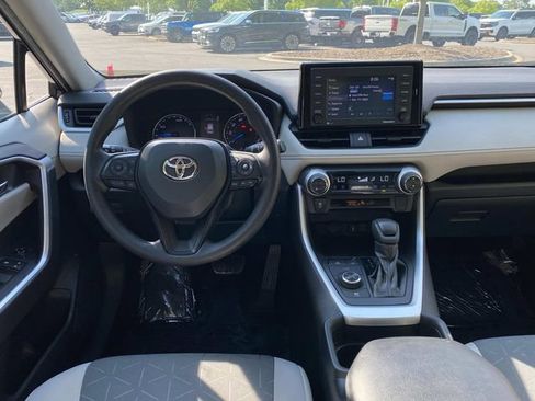 Used 2021 Toyota RAV4 XLE AWD/4WD image 8