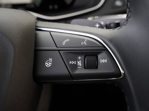 Certified 2024 Audi Q5 e Premium Plus image 15